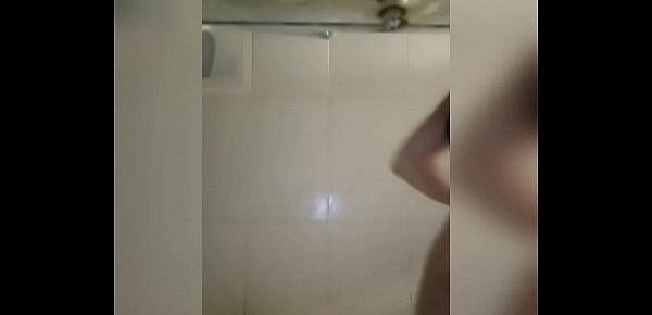  Horny girls bathing n showing on cam